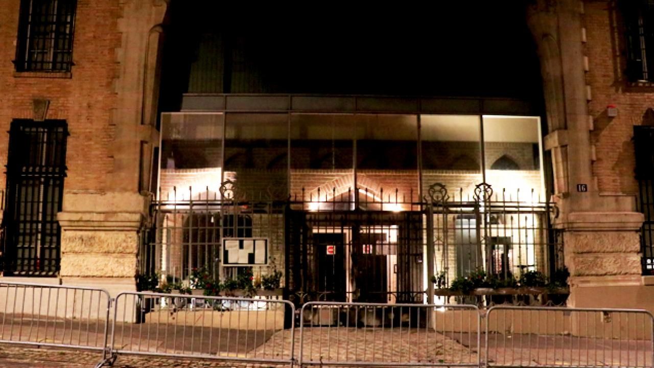 İran'ın Paris Büyükelçiliğine saldırı! Ateşe verildi