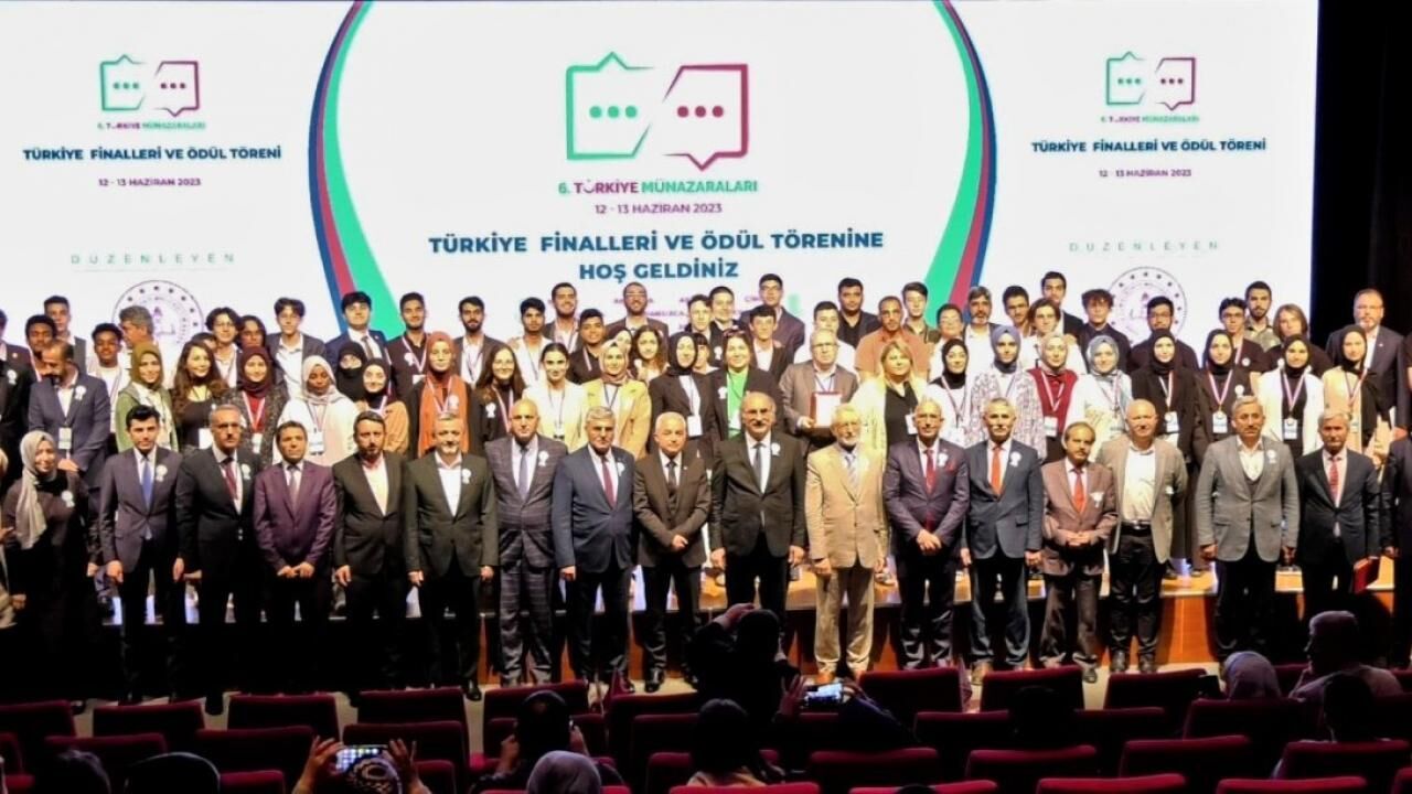 11 Farklı Dilde Gerçekleştirilen 6. Türkiye Münazaraları Finali İstanbul'da Yapıldı