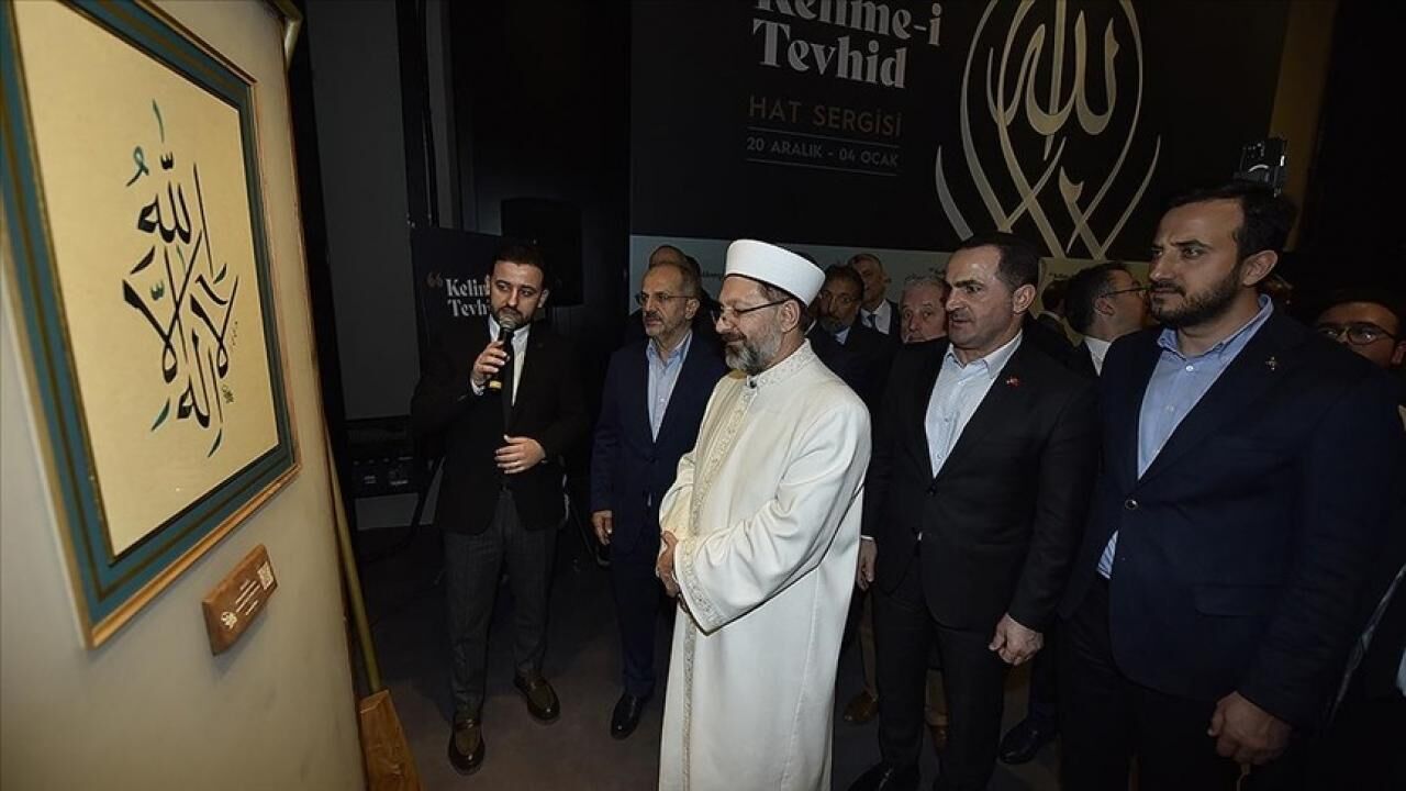 'Kelime-i Tevhid' Hat Eserleri Sergisi AKM'de sanatseverlerle buluştu