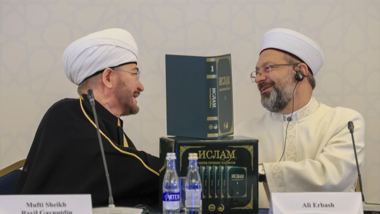 İslam'ın tebliği Rusya'da yayılıyor... 'Hadislerle İslam' eserinin Rusçası tanıtıldı