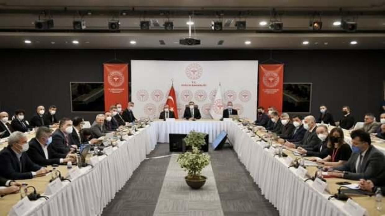 Bakan Koca salgında İstanbul için güzel haberi duyurdu: Üçte bire indi