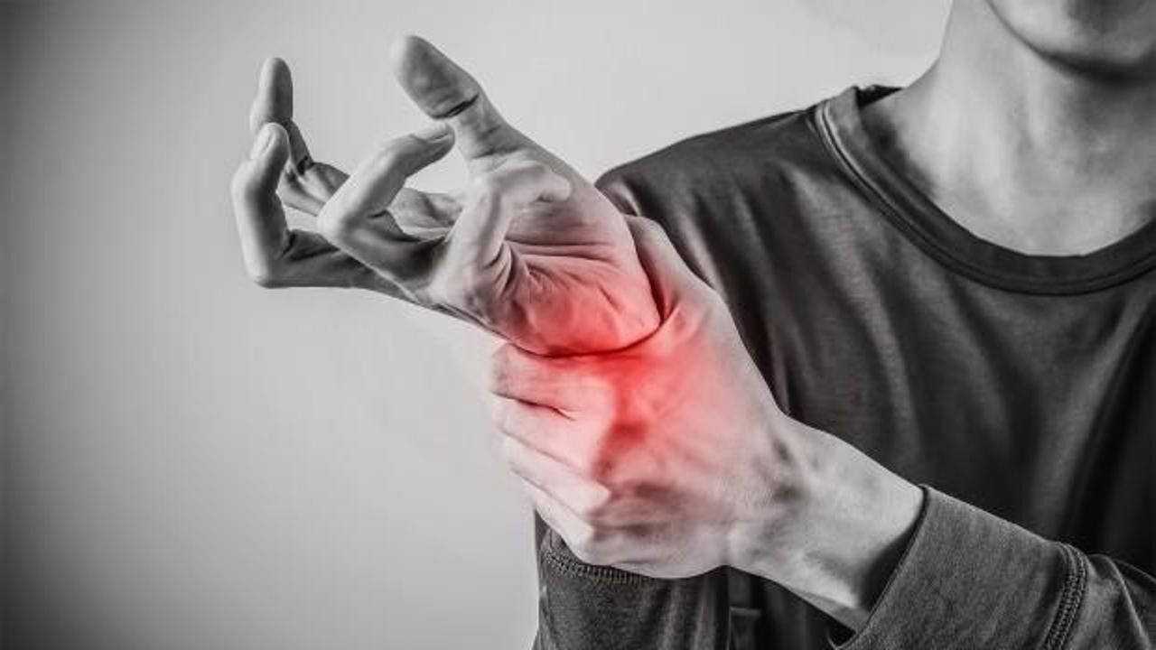 Elde uyuşma ve karıncalanma varsa dikkat! Sebebi karpal tünel sendromu olabilir