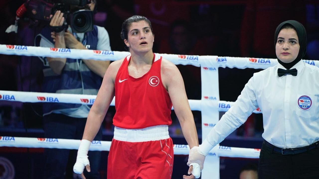 Busenaz Sürmeneli ve Şennur Demir'den bronz madalya