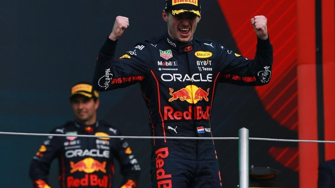 Formula 1'de şampiyon Max Verstappen!