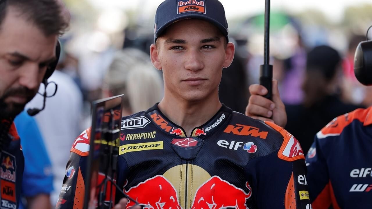 Milli motosikletçi Deniz Öncü bu sezonki ilk podyum sevincini yaşadı