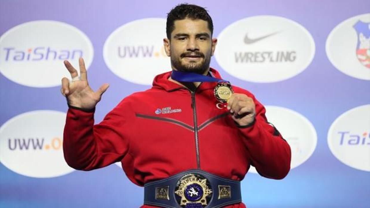Taha Akgül'den tarihi başarı! 3. kez dünya şampiyonu