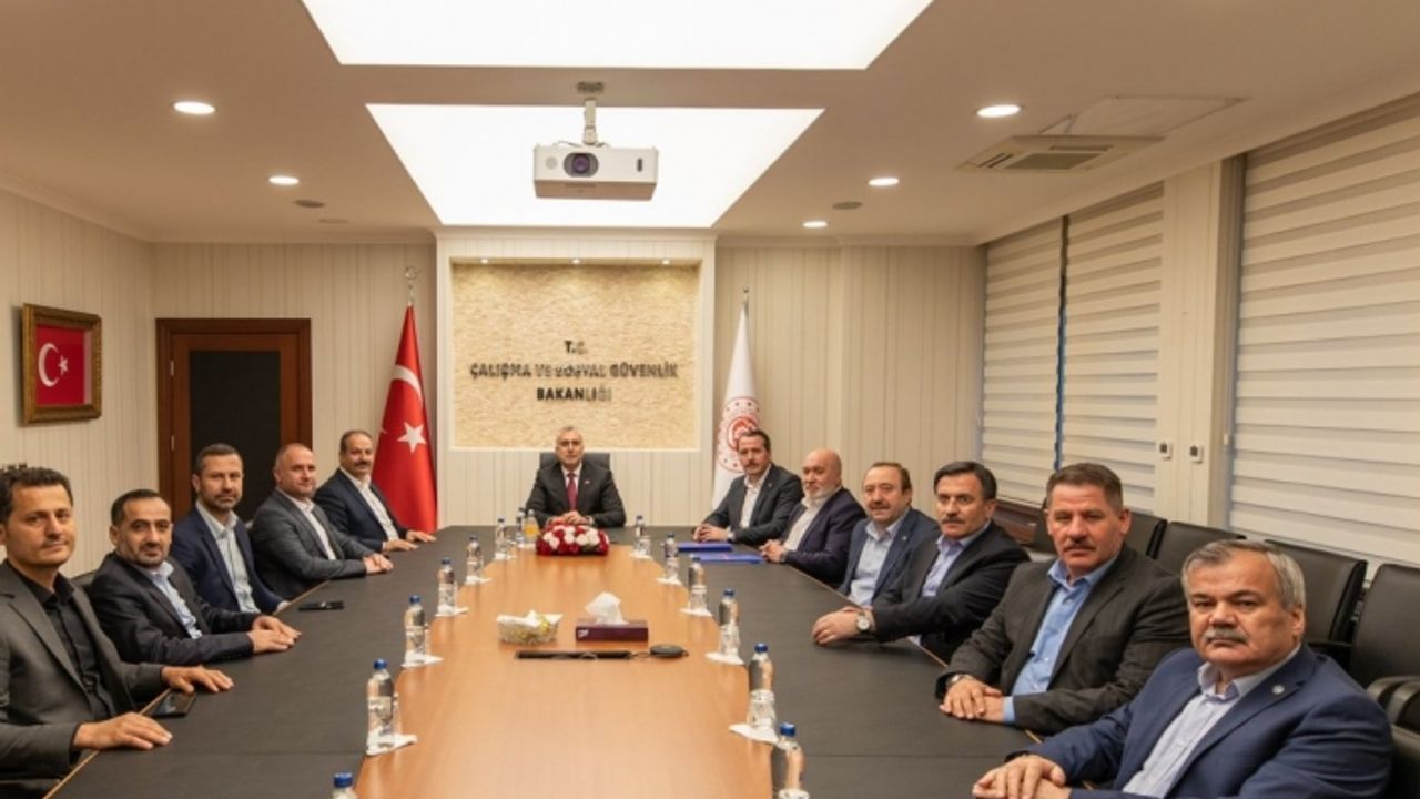 Memur Sen, Çalışma Bakanıyla memur maaşlarıyla ilgili görüşme gerçekleştirdi