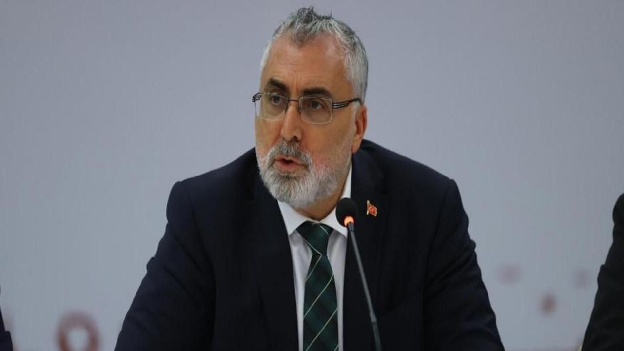 Bakan Işıkhan: Gençlere yanlarında olduğumuzu hissettirmeyi hedefliyoruz