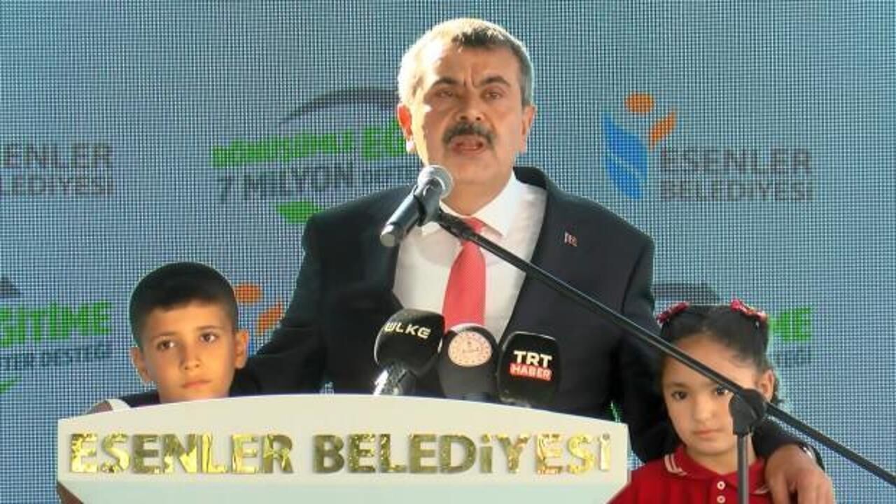 Bakan Tekin Esenler'de defter dağıtım törenine kat