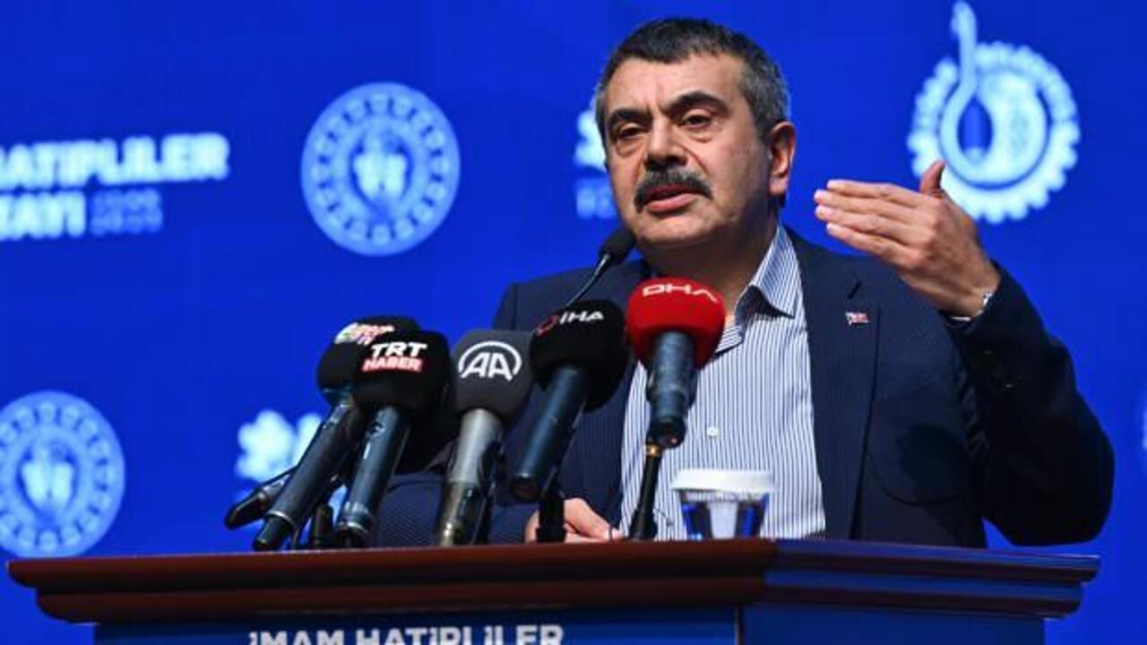 Bakan Tekin'den imam hatip okullarıyla ilgili açıklama