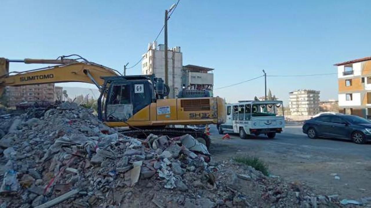 Depremin 215. günü: Enkazdan ceset çıktı