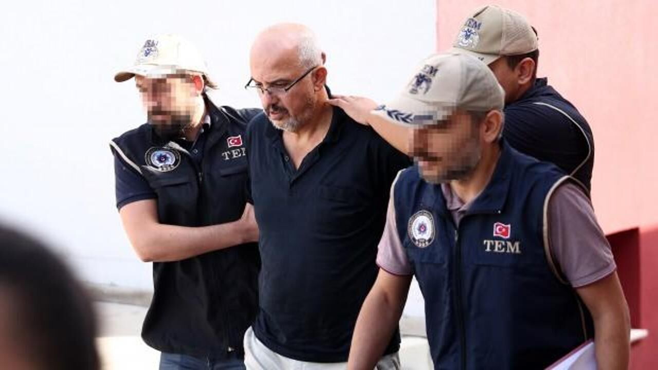 FETÖ'cüler saklandıkları deliklerde tek tek bulunuyor: Adana'da yakalandı!