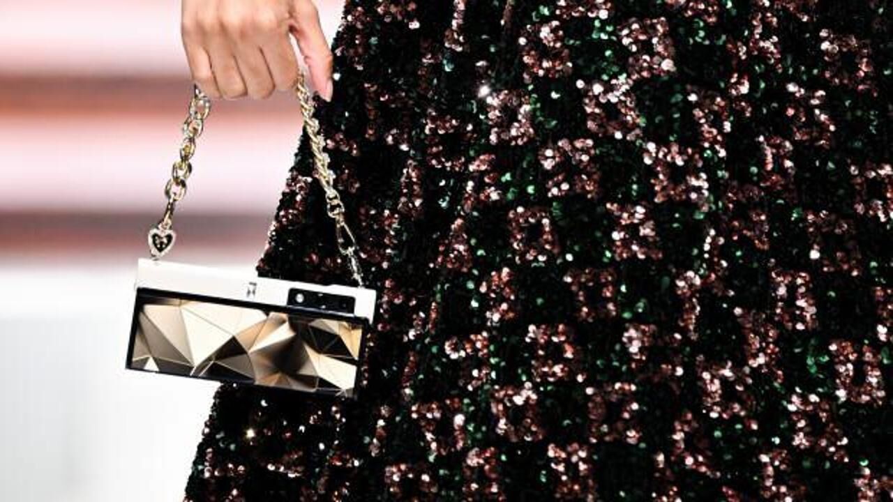 HONOR Çin'de HONOR V Purse’ü Tanıttı