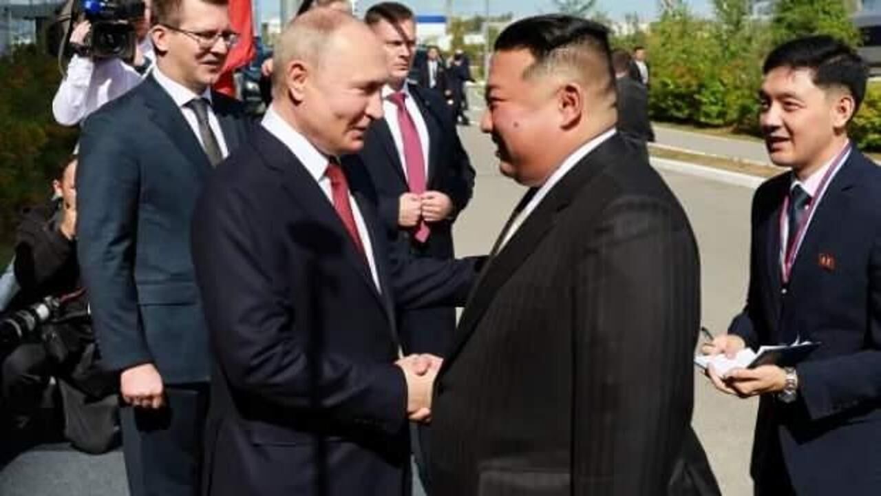 Putin, Kuzey Kore lideri Kim ile bir araya geldi: Görüşmede dikkat çeken detay