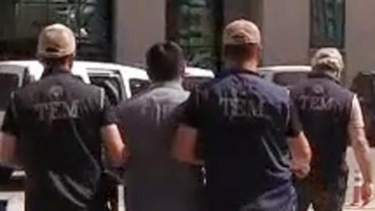 Terör örgütünde çözülme devam ediyor: 2 PKK'lı teslim oldu