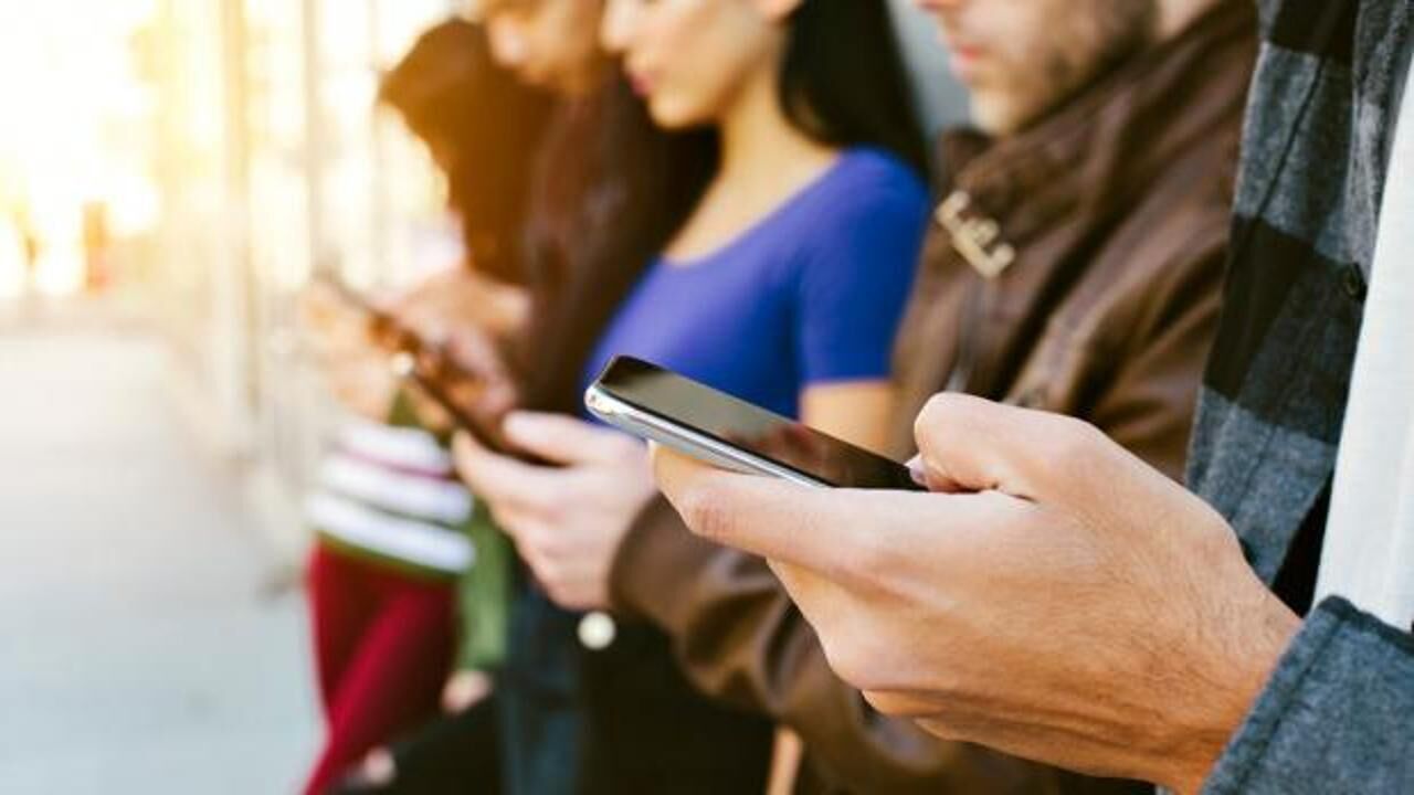 Gençlere ücretsiz 10 GB internet ne zaman verilecek? Bakan müjdeyi açıkladı!