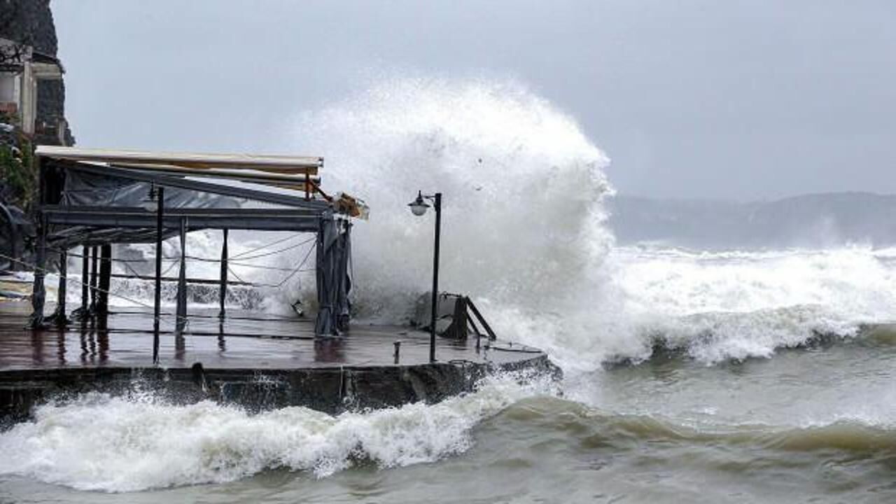 İstanbullular fırtınaya dikkat! Meteorolojiden 14 ile sarı kodu
