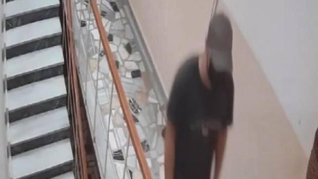 Raşit Çetiner'in sesini taklit ederek annesini dolandırdılar