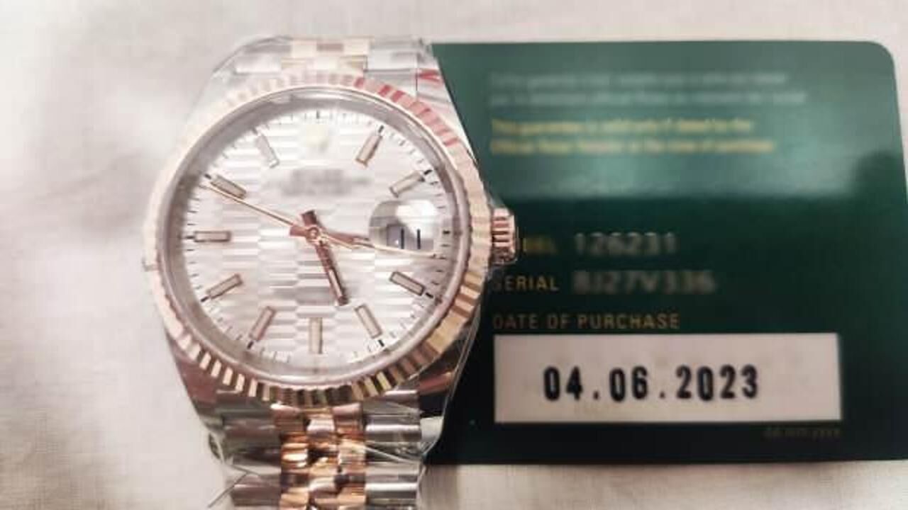 Sabiha Gökçen Havalimanında 7 milyon 552 bin liralık kol saati ele geçirildi