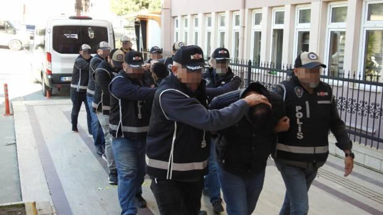 Aydın'da göçmen kaçakçılığı operasyonu: 12 kişiden 9'u tutuklandı