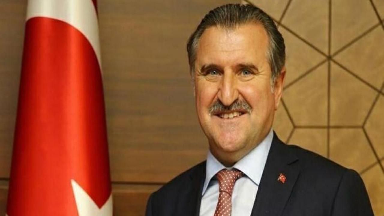 Bakan Bak'tan gençlere ücretsiz Genç Kart müjdesi