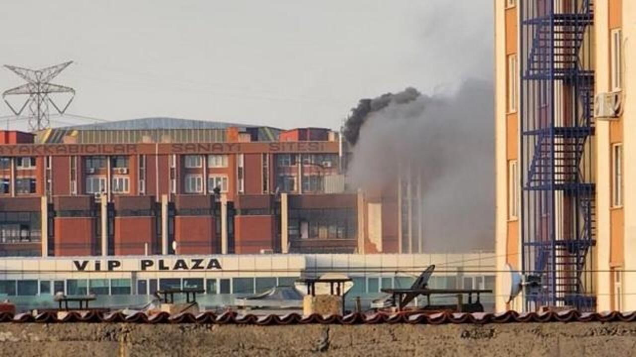 Başakşehir'deki bir sanayi sitesinde yangın çıktı!