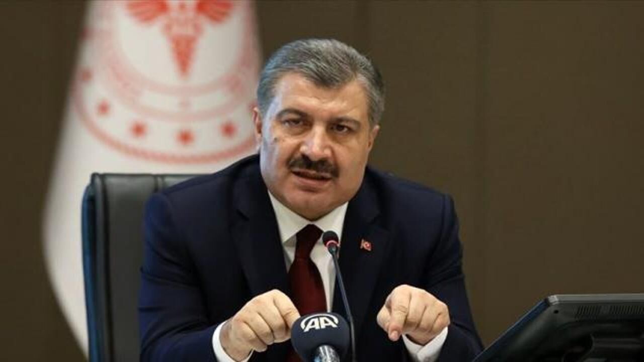 'Doktorlar ülkeyi terk ediyor' iddiasını Bakan Koca resmi rakamlarla yalanladı!