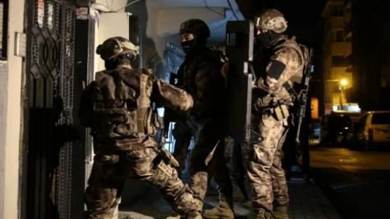 Mersin'de terör örgütlerine operasyon: 10 zanlı gözaltına alındı