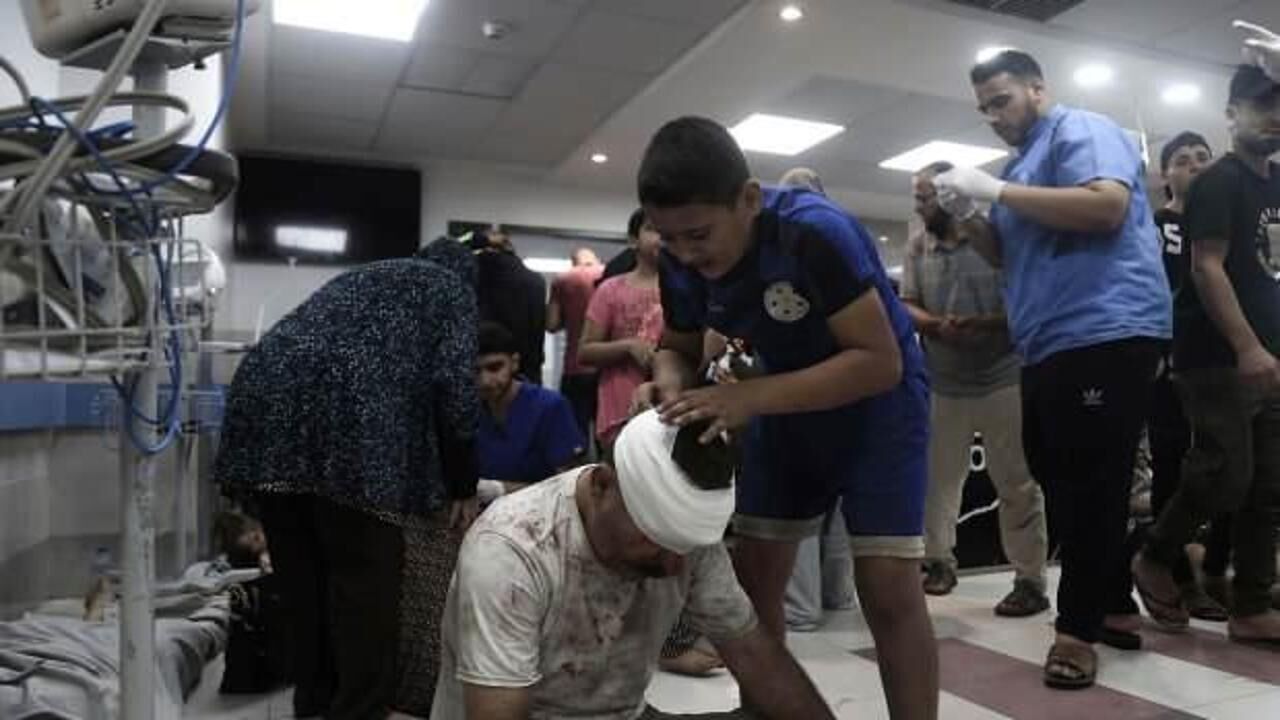Filistin'de ameliyatlar artık hastanelerin koridorlarında yapılıyor!