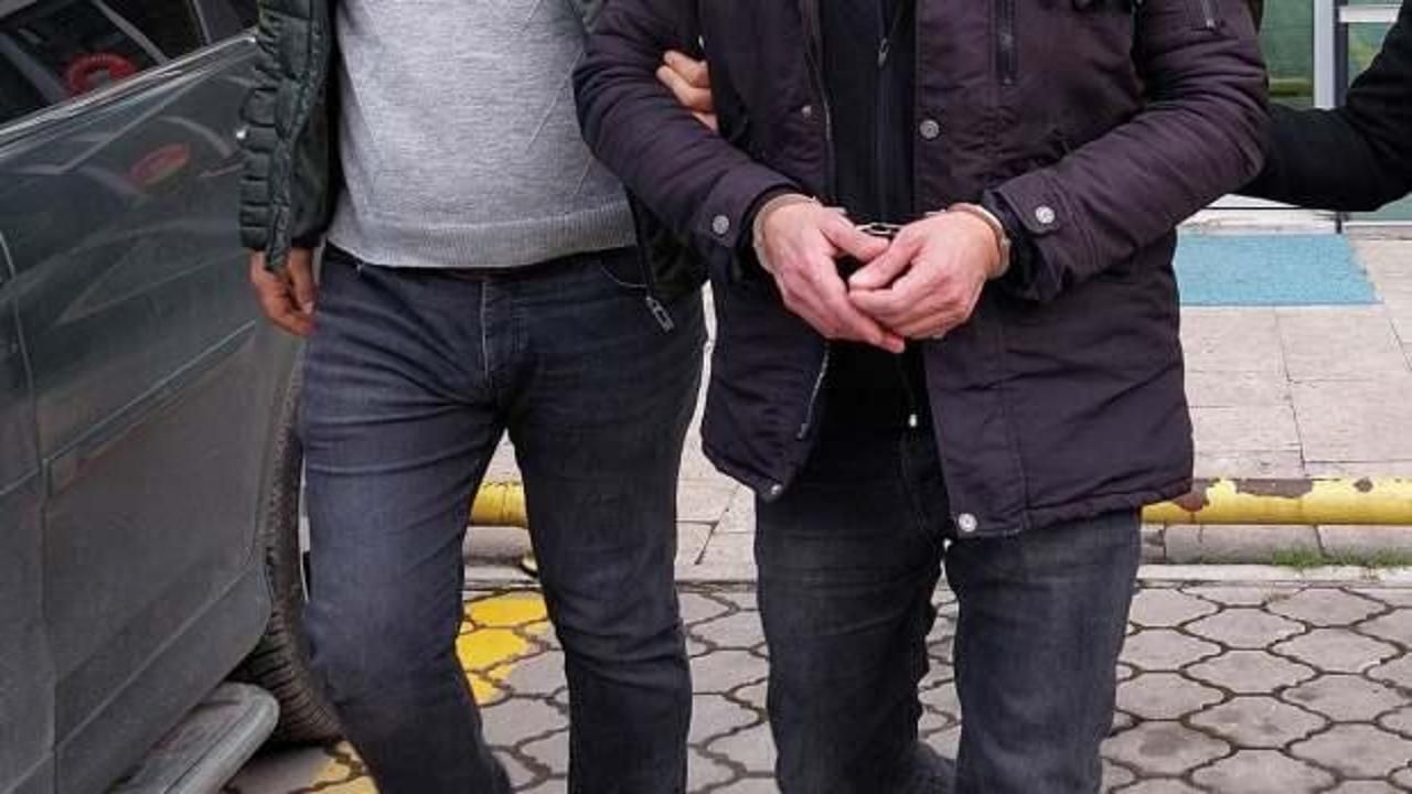 Kendini polis ve savcı olarak tanıtan dolandırıcı tutuklandı