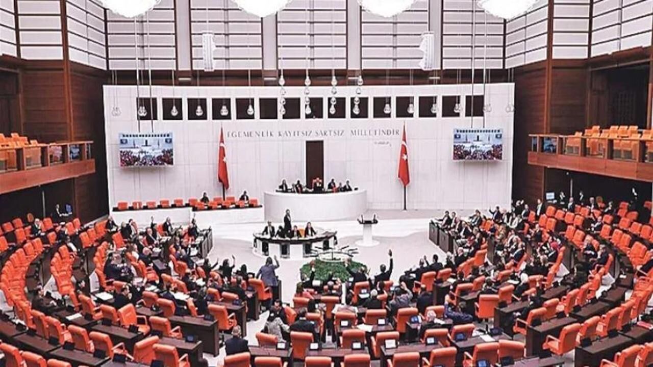 Meclis'te yılın son mesaisi: Çalışan emekliye 5 bin TL ikramiye