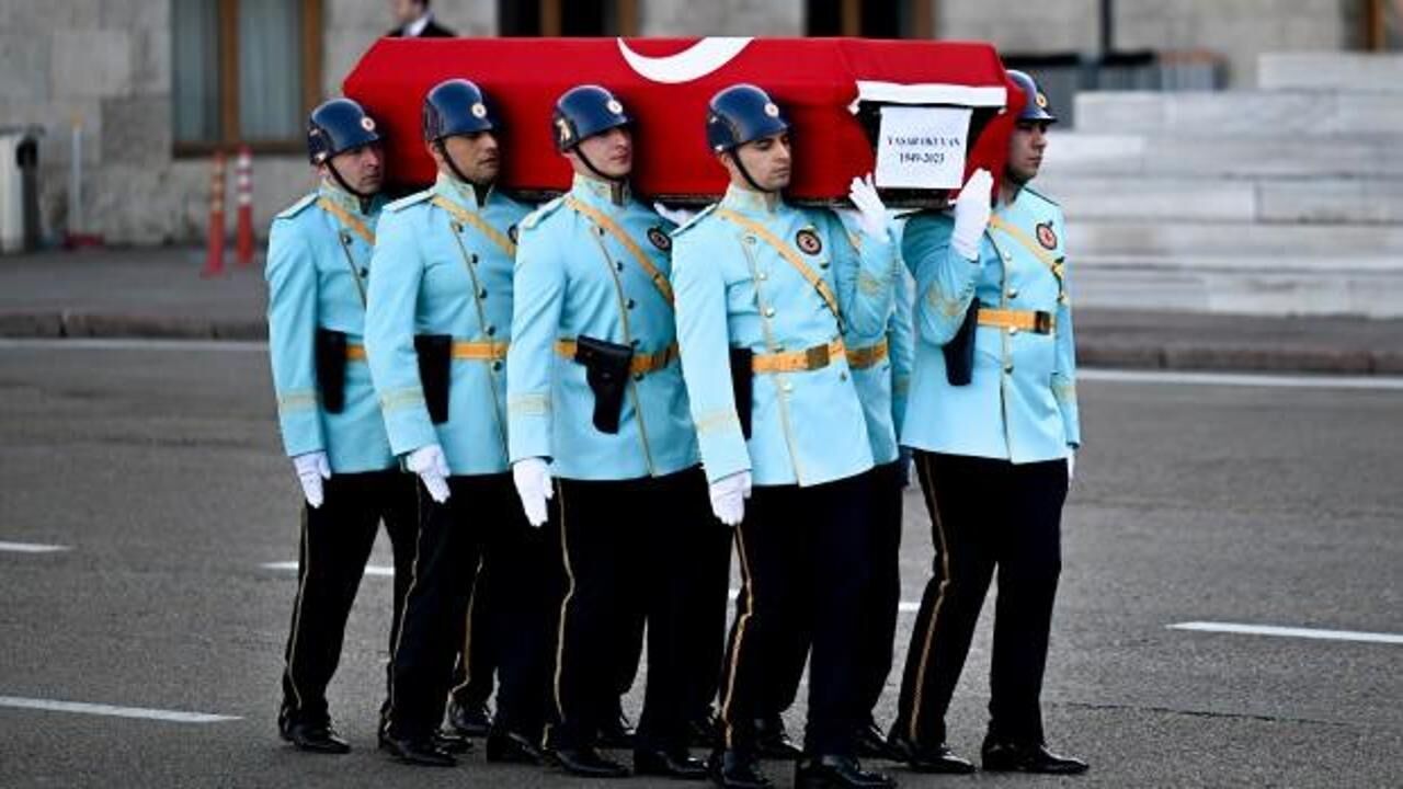 Yaşar Okuyan için Meclis'te cenaze töreni düzenlendi