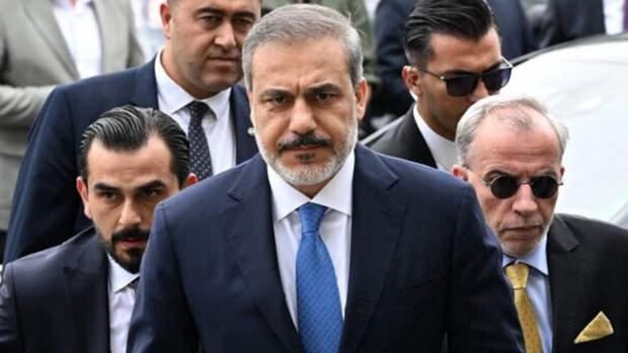 Alman medyası Hakan Fidan'ı inceledi! 'Kim bu adam?'