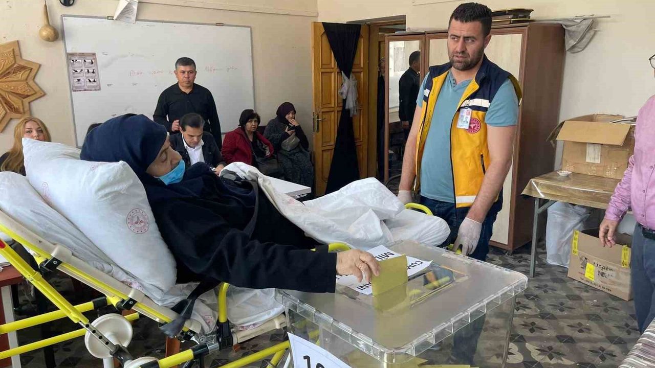 Van’da tedavi gören ve yatağa bağlı hastalar oy kullanabilecek