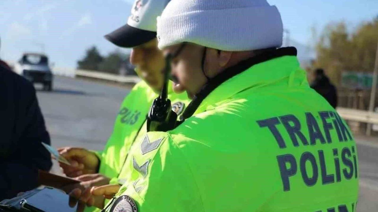 Polisten kaçan alkollü sürücüye para cezası kesildi