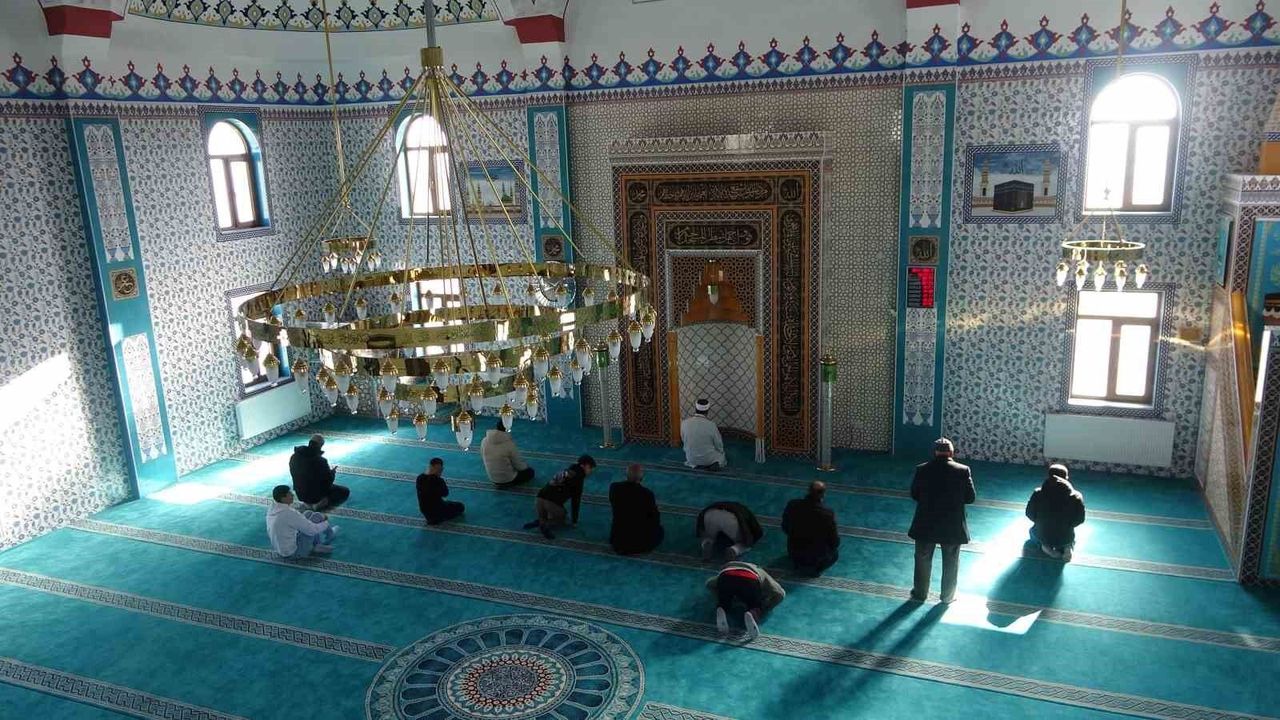 Bitlis'te bulunan köye 13 milyon liraya modern cami