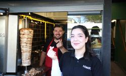 Döneri Kore’de öğrendiler, şimdi Eskişehir’de müşterileriyle buluşturuyorlar