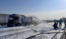 Mersin'de mazot yüklü tanker alev alev yandı