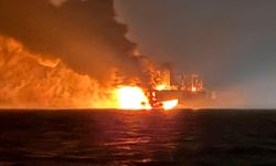 Yangın çıkan gemideki 25 kişi tahliye edildi