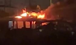 Antalya'da korku dolu anlar: Yıldırım 3 tekneyi yok etti