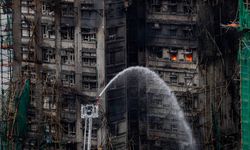 Hong Kong’da Gökdelen Yangını Bilançosu Ağırlaştı: 146 Ölü