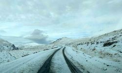 Van’da Erek Dağı ve çevresi beyaza büründü