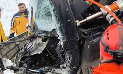 Van Seferini Yapan Yolcu Otobüsü Erzincan’da Kaza Yaptı: 3 Yaralı