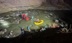 Van’a gelen araç Zap Suyu’na uçtu: 1’i ağır yaralı