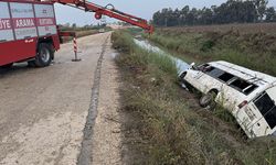 Tarım işçileri taşıyan servis kanala düştü: 18 yaralı