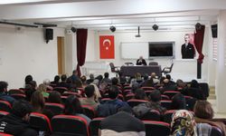 Gürpınar’da Şehir ve Medeniyet Üzerine Konferans Düzenlendi