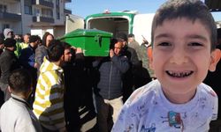 Yangında ölen 2 kardeş aynı kabre defnedildiler