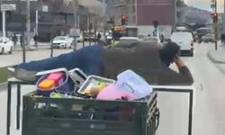 Motosiklet arkasında tehlikeli yolculuk!