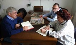 Gazeteci baba ve 2 çocuğu aynı mesleği yapmanın gururunu yaşıyor