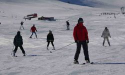 Kayakseverlerden Abalı Kayak Merkezine Yoğun İlgi